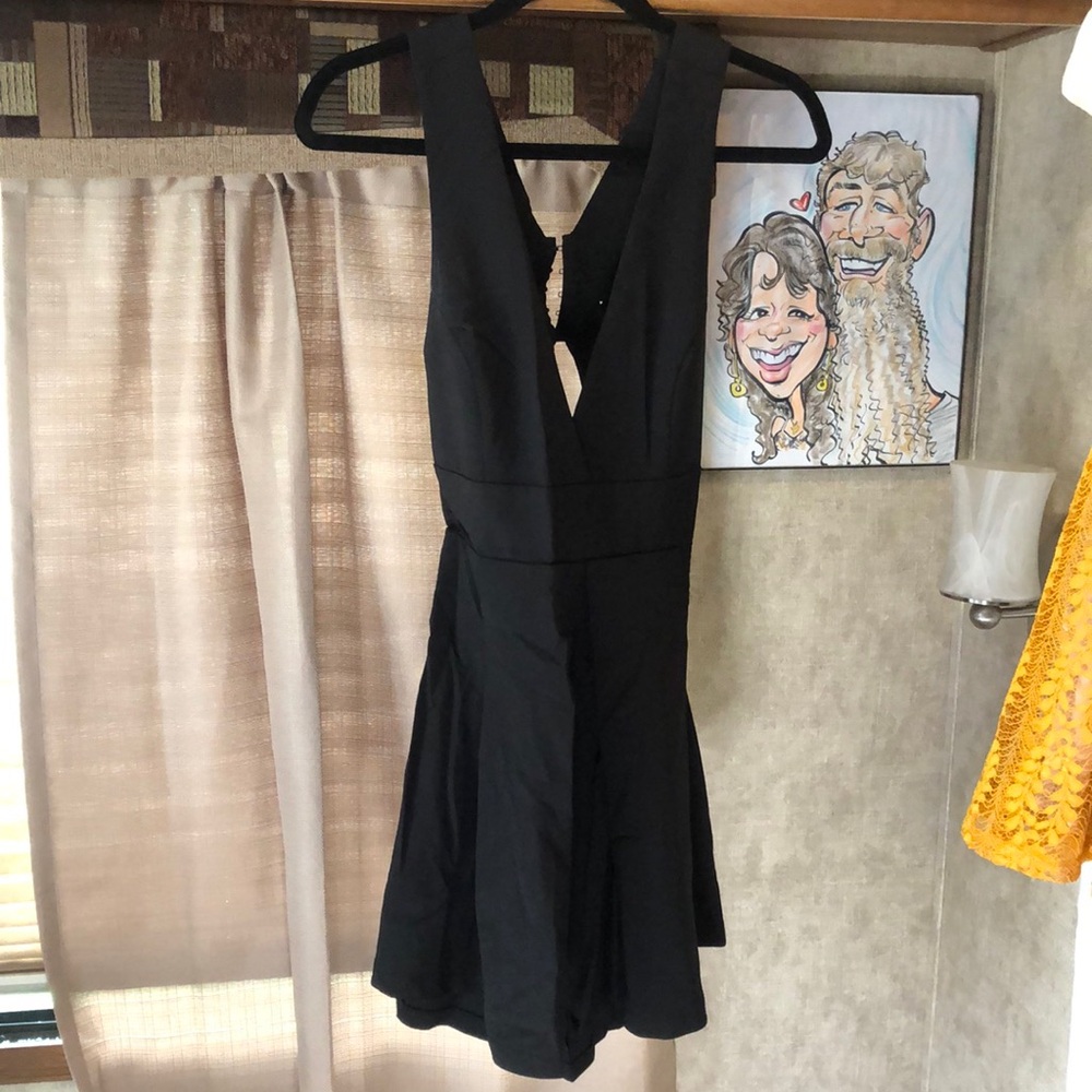 Elegant Black Sleeveless Dress